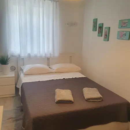 Miriam Apartment