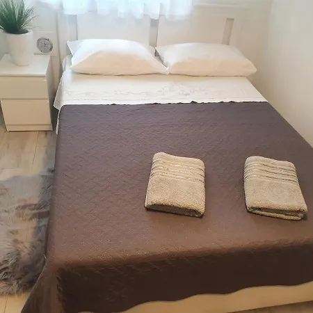 Miriam Apartment *